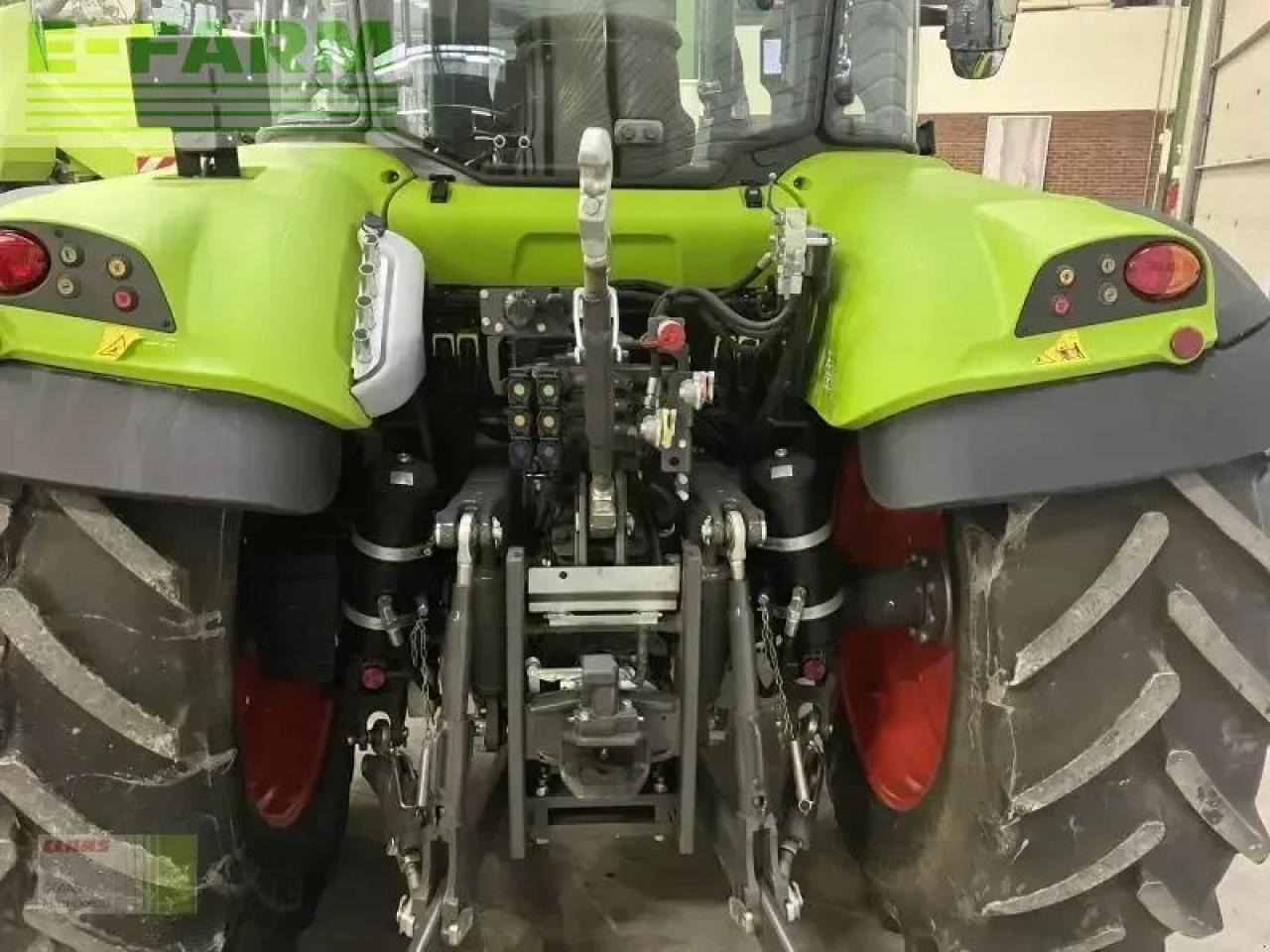 Tracteur agricole CLAAS arion 440