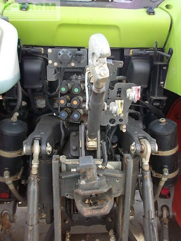 Tracteur agricole CLAAS arion 440 advanced