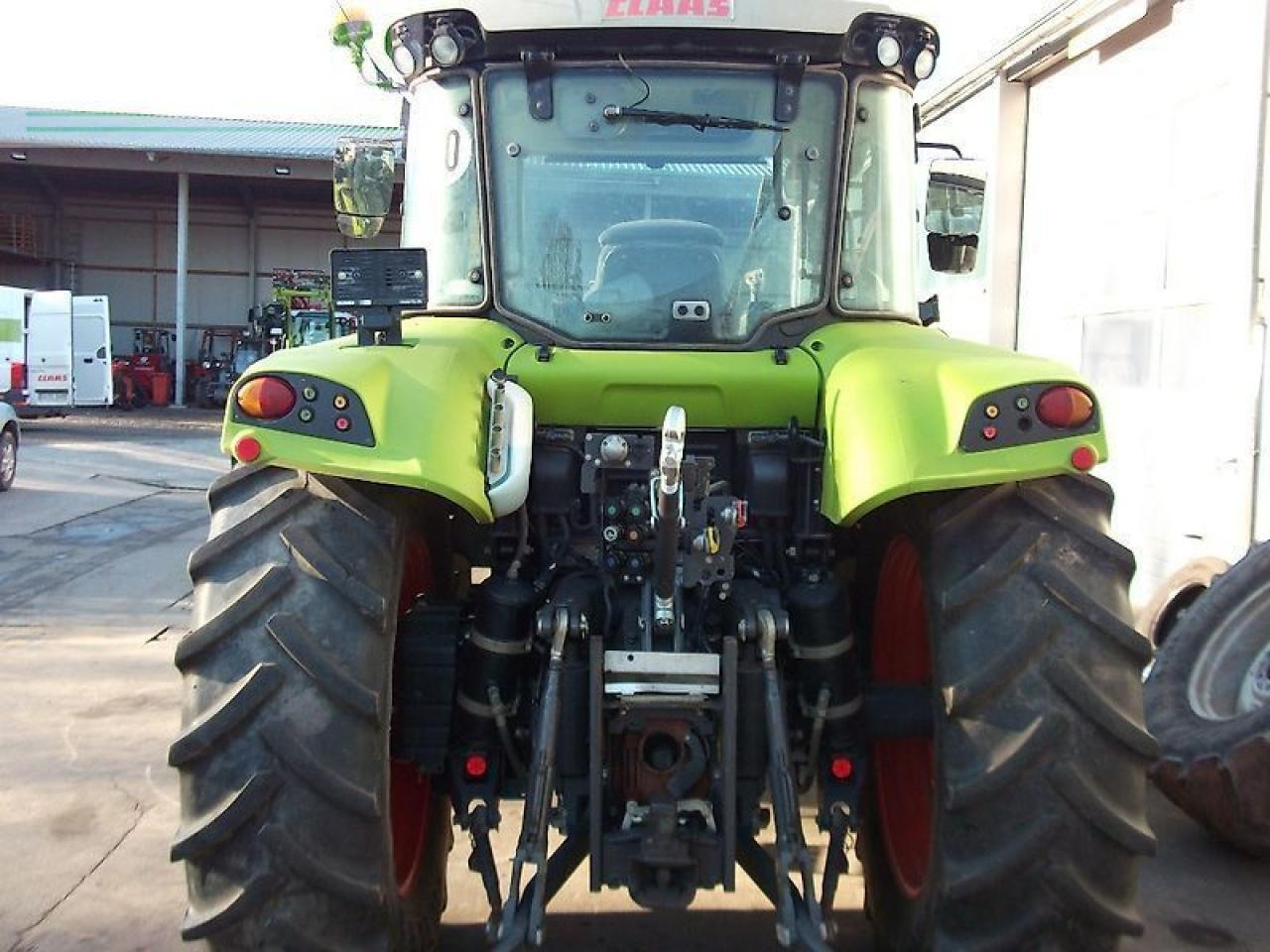 Tracteur agricole CLAAS arion 440 advanced