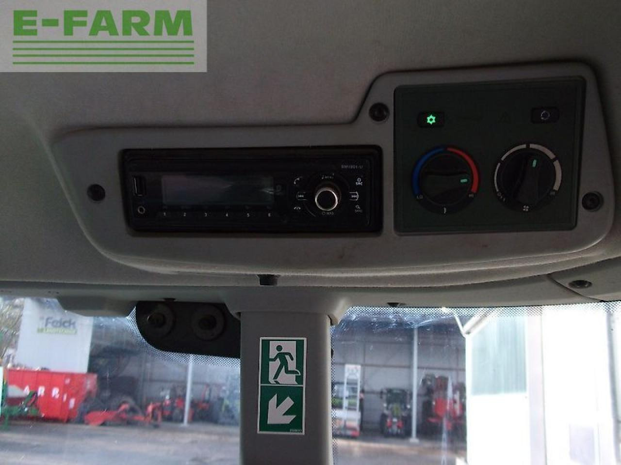 Tracteur agricole CLAAS arion 440 advanced