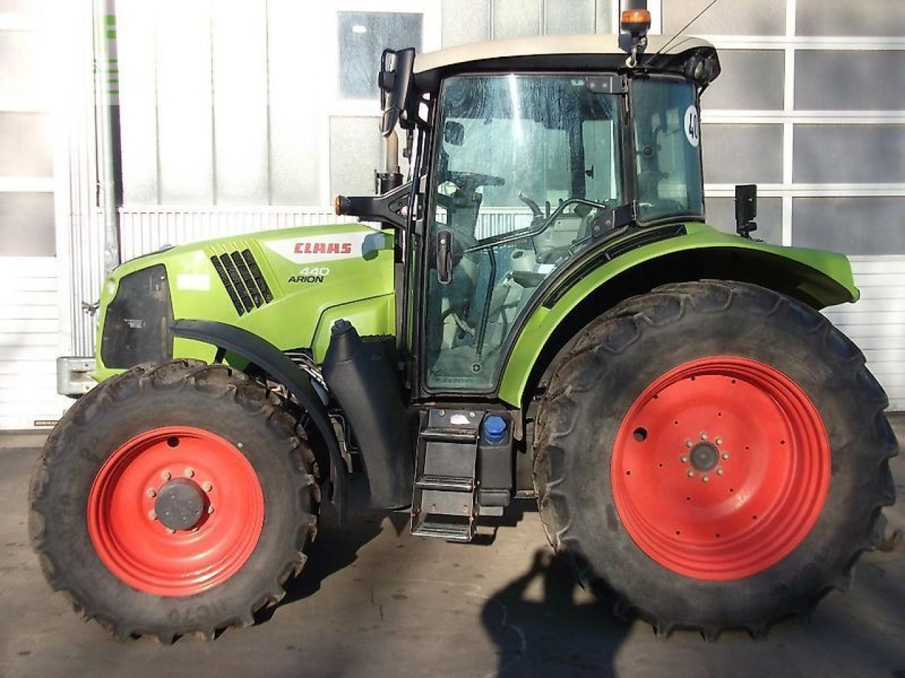 Tracteur agricole CLAAS arion 440 advanced