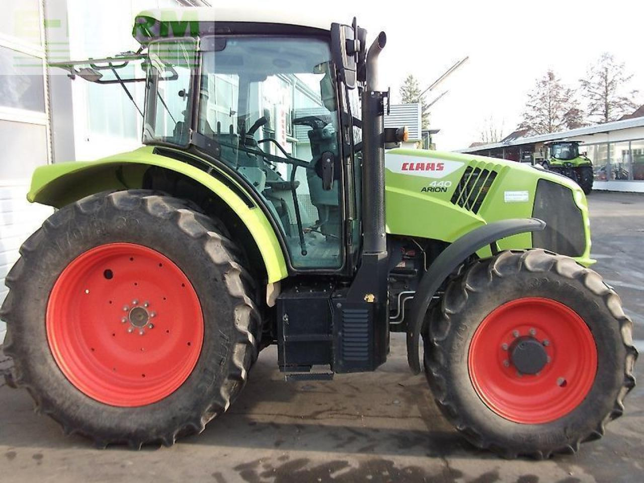 Tracteur agricole CLAAS arion 440 advanced