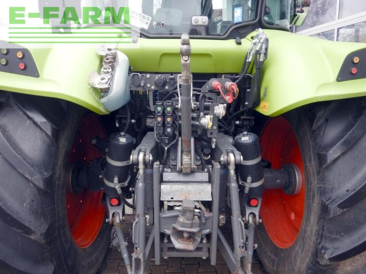Tracteur agricole CLAAS arion 440 cis+