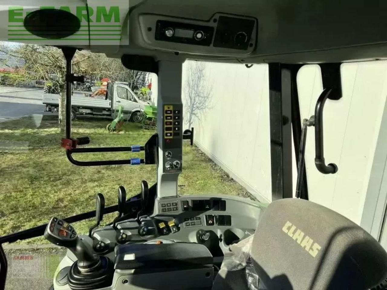 Tracteur agricole CLAAS arion 440 cis mit fl 120 CIS