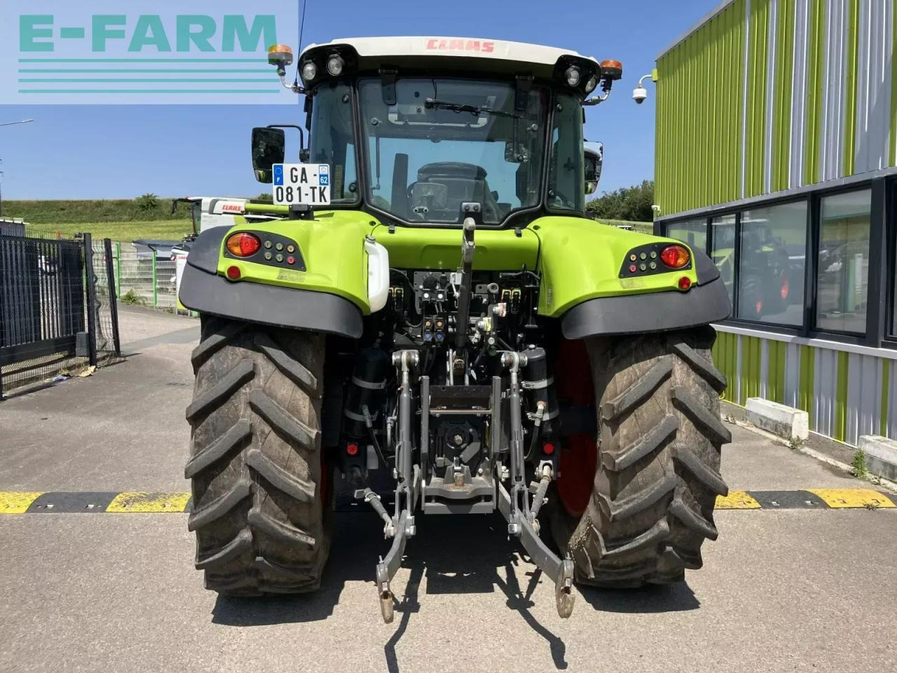 Tracteur agricole CLAAS arion 450 concept