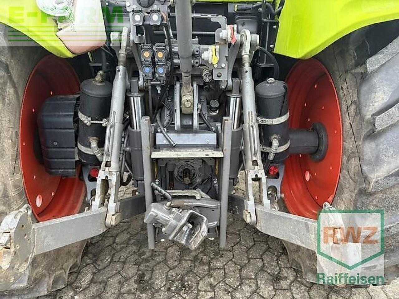 Tracteur agricole CLAAS arion 460