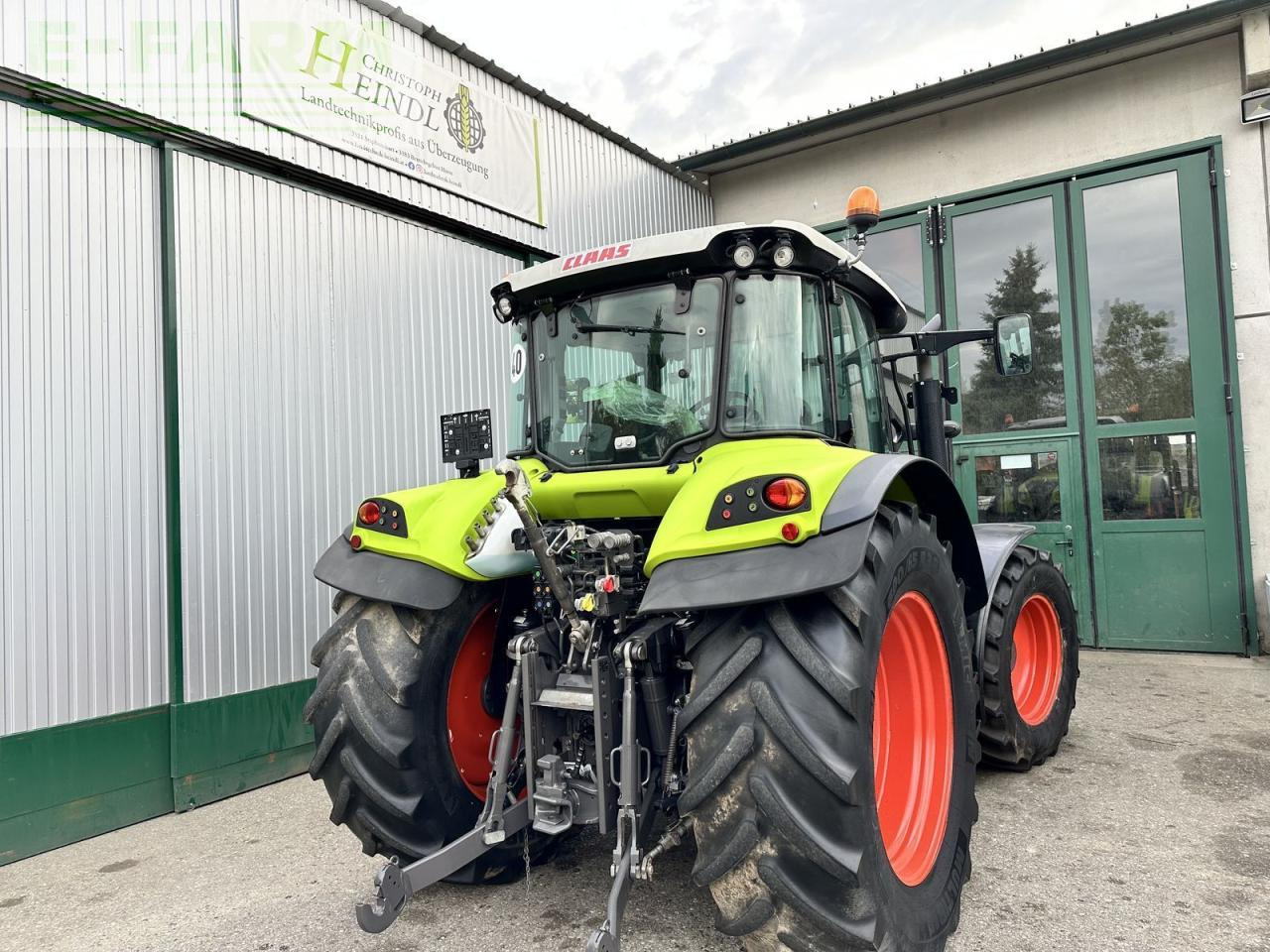 Tracteur agricole CLAAS arion 460
