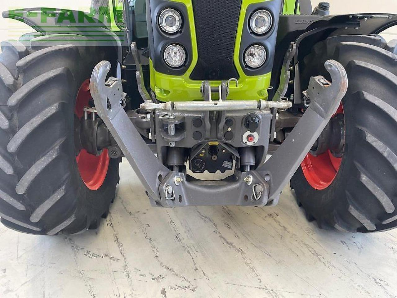 Tracteur agricole CLAAS arion 460 cis CIS