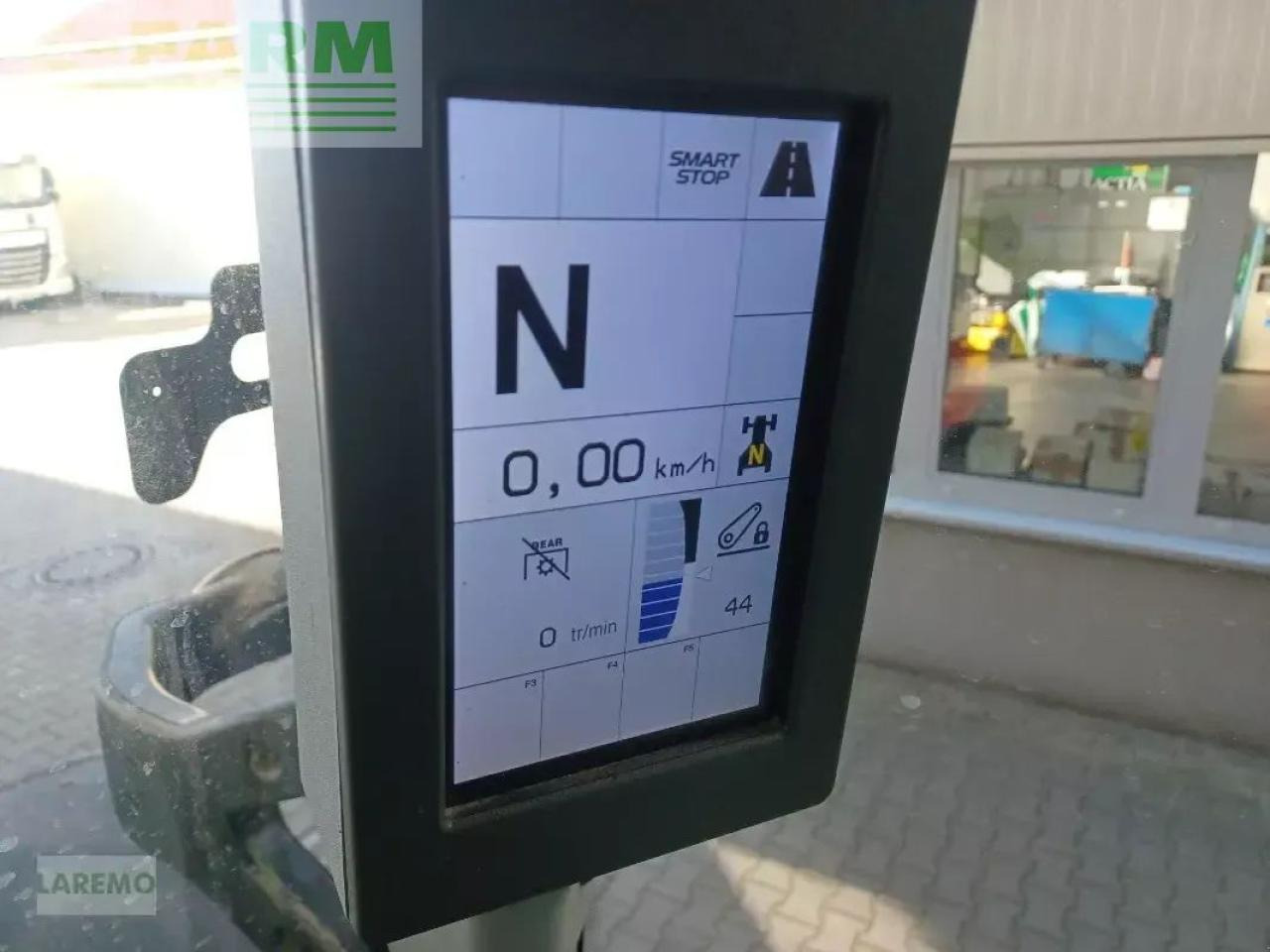 Tracteur agricole CLAAS arion 460 cis CIS