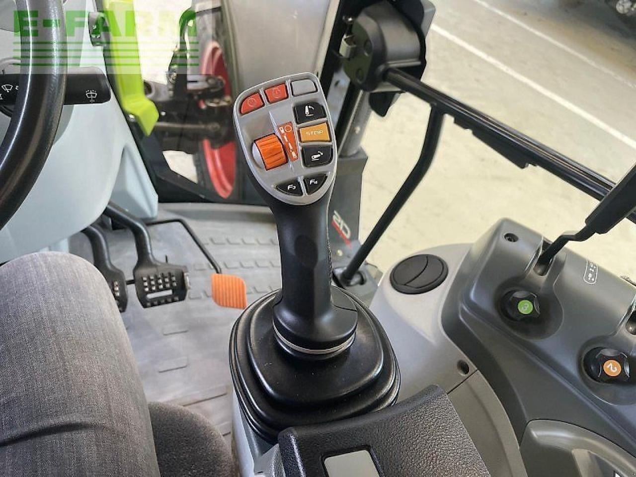 Tracteur agricole CLAAS arion 460 cis CIS