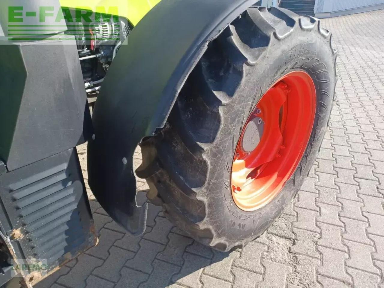 Tracteur agricole CLAAS arion 460 cis CIS