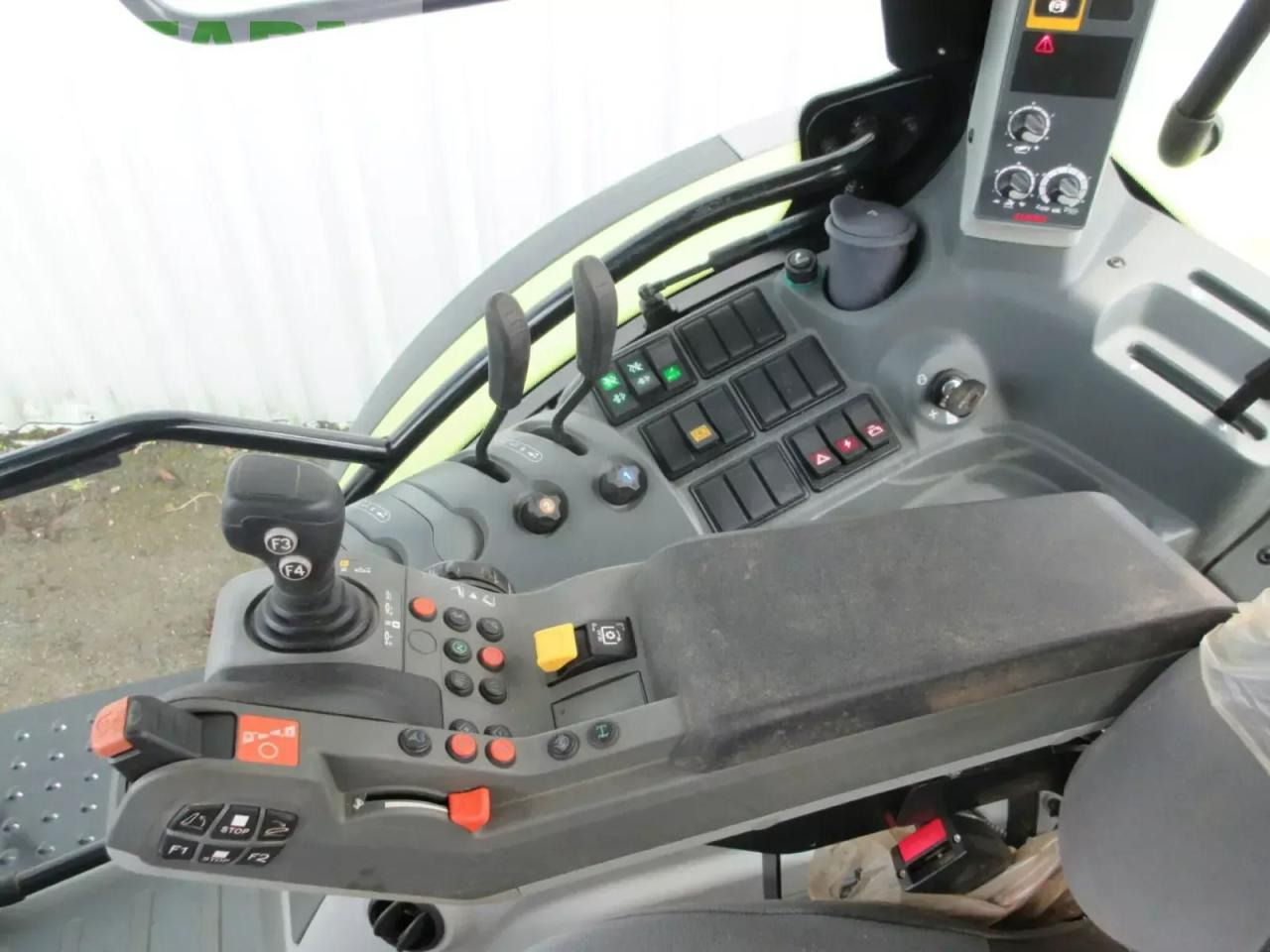 Tracteur agricole CLAAS arion 510 - s5 sur mesure