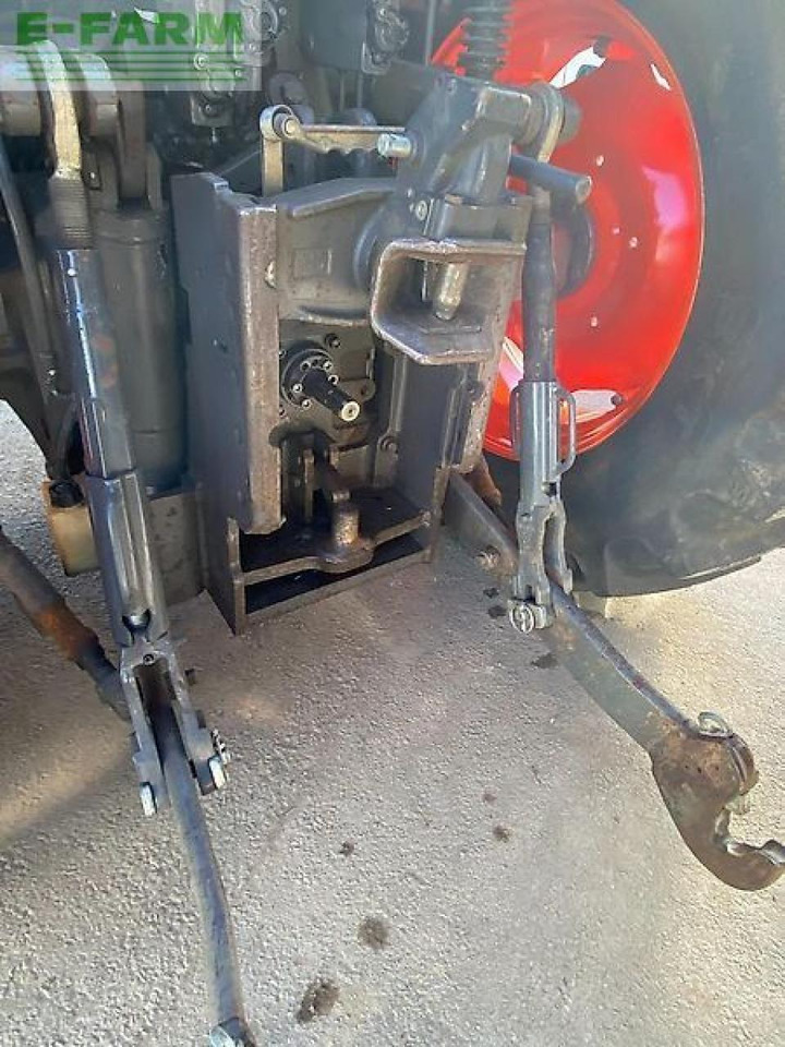 Tracteur agricole CLAAS arion 520