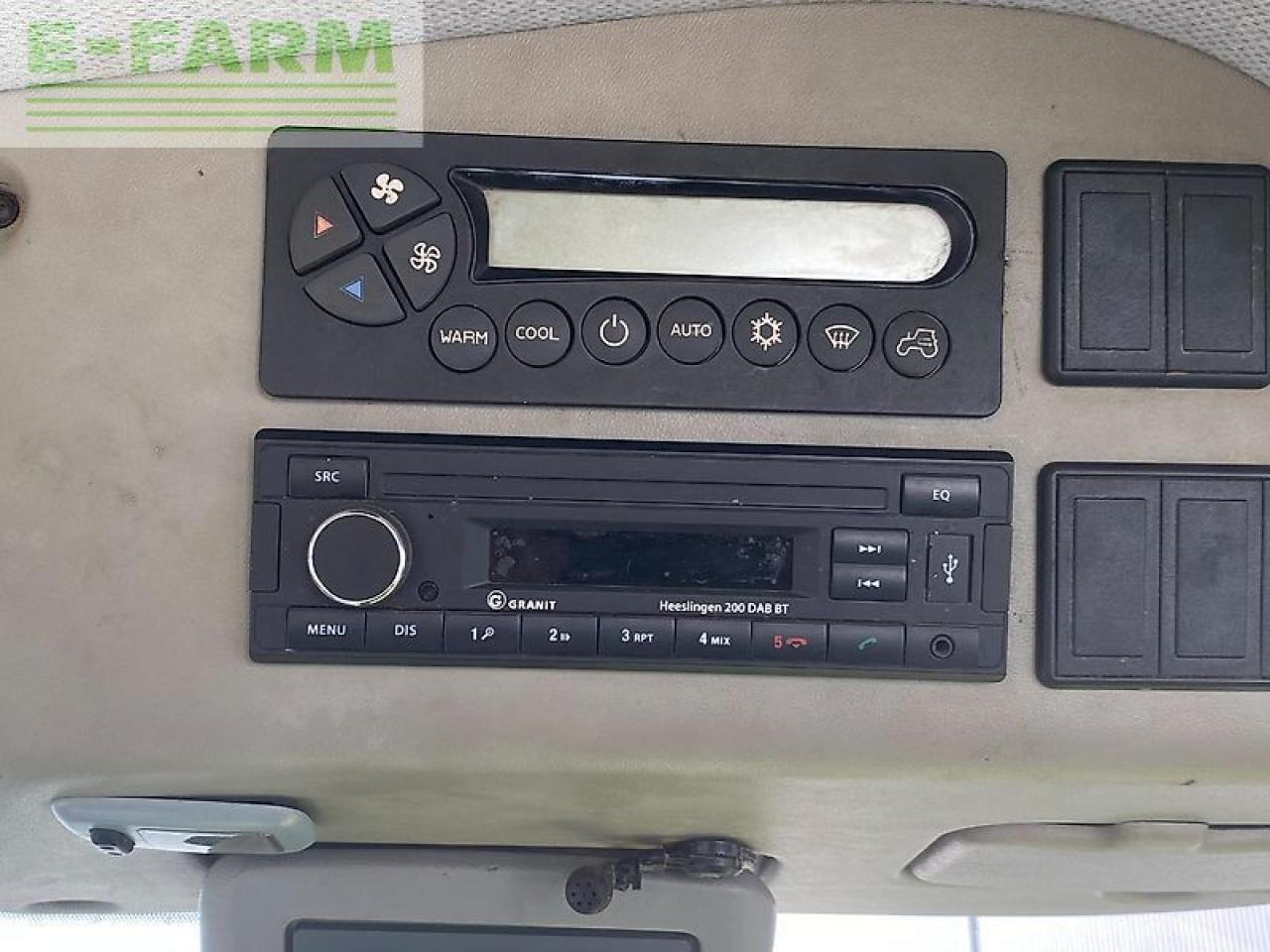 Tracteur agricole CLAAS arion 520