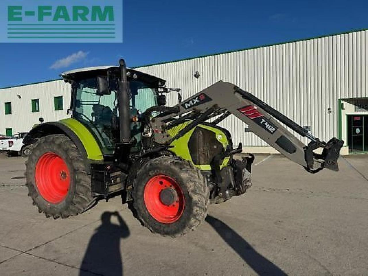 Tracteur agricole CLAAS arion 520