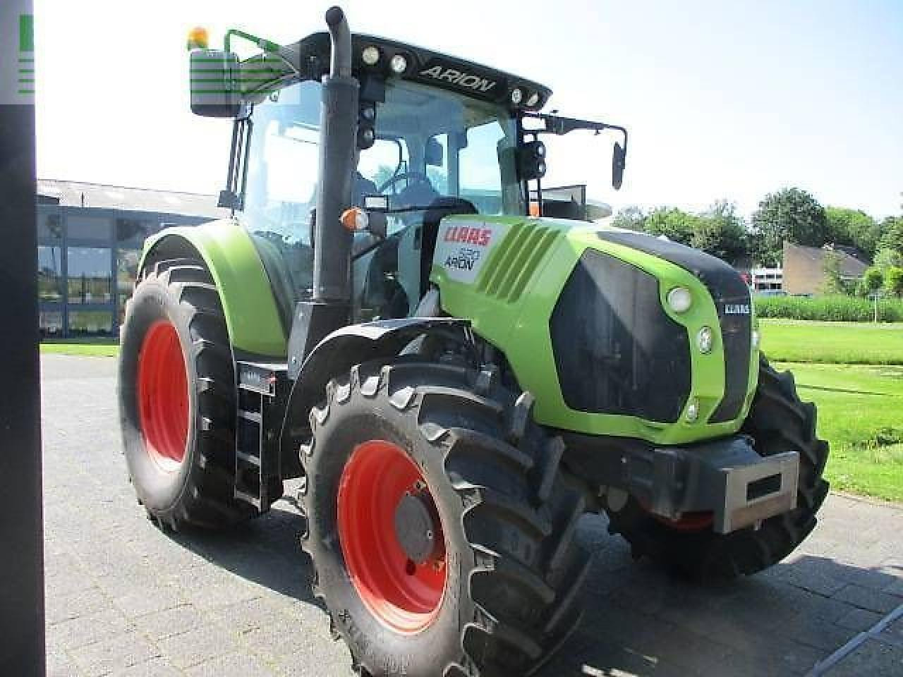 Tracteur agricole CLAAS arion 520