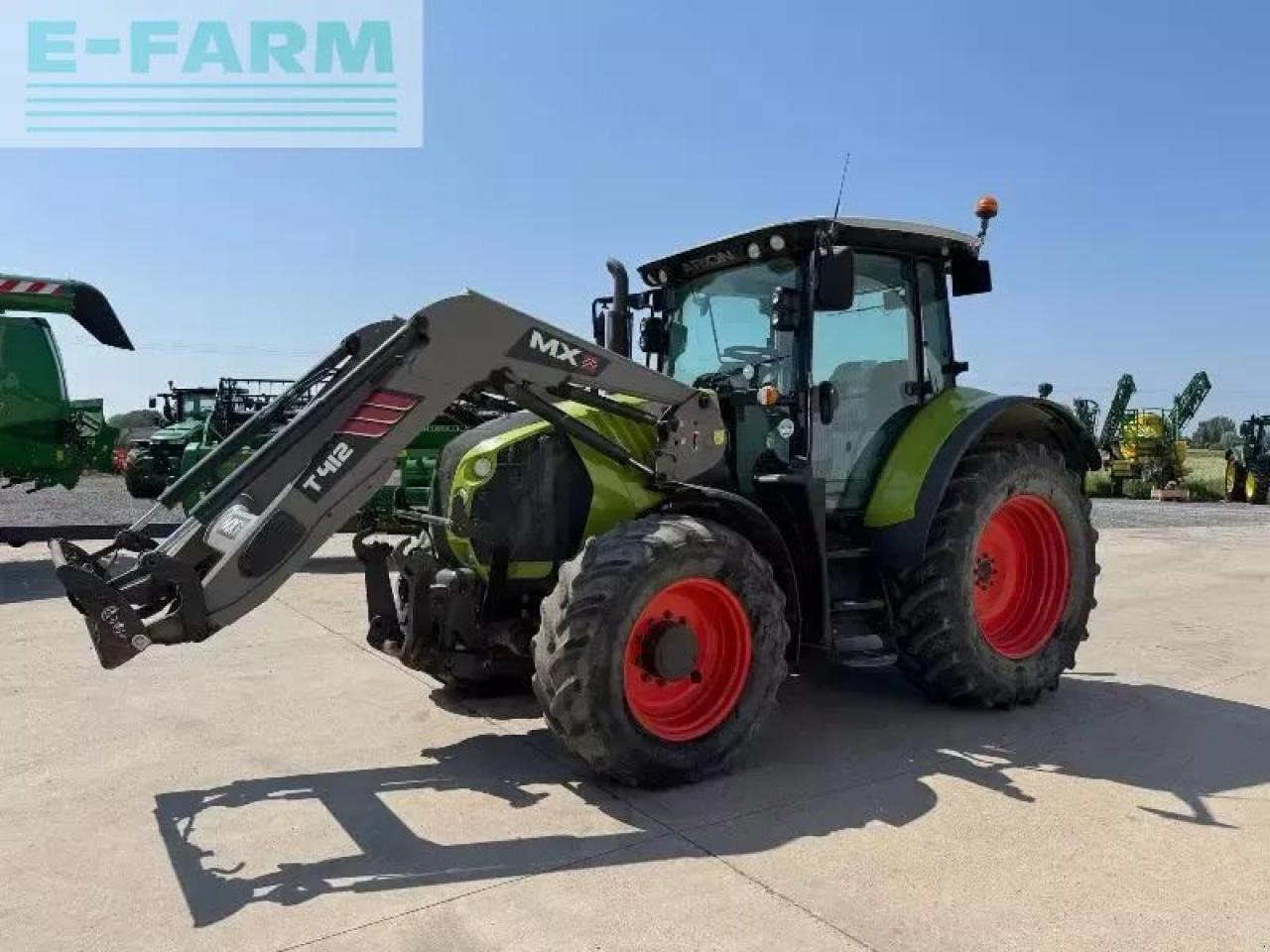 Tracteur agricole CLAAS arion 520