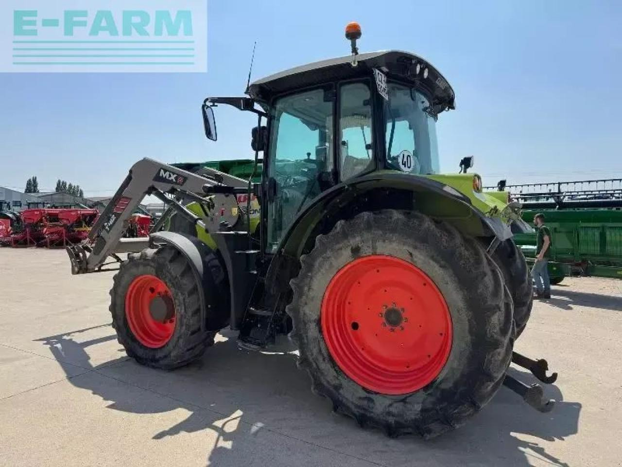 Tracteur agricole CLAAS arion 520