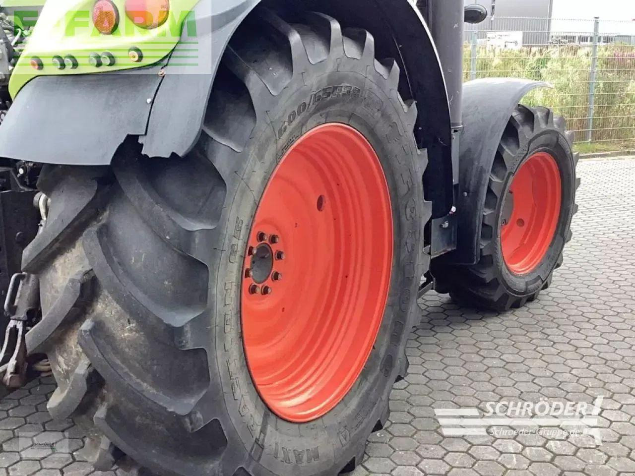Tracteur agricole CLAAS arion 520 cebis