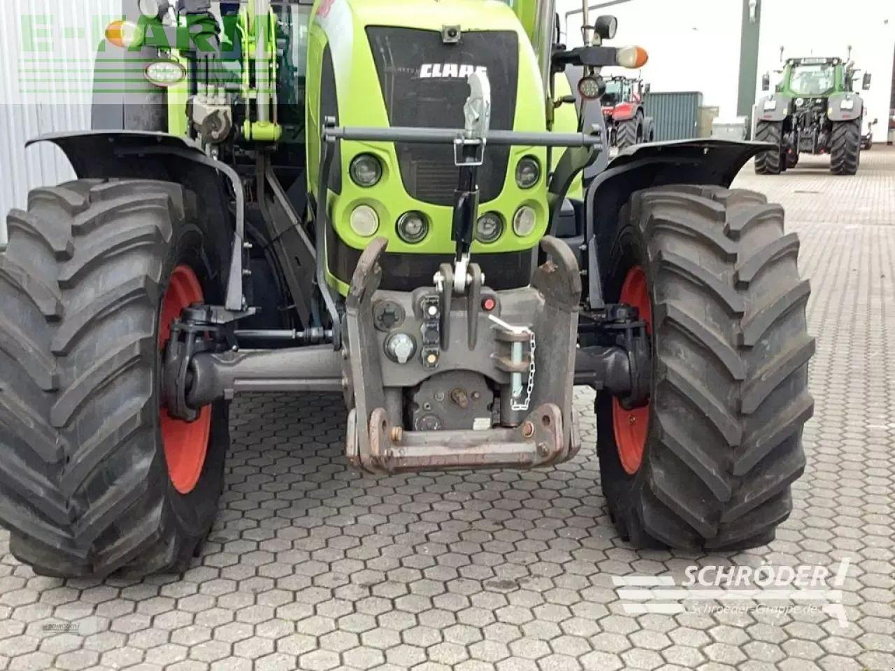 Tracteur agricole CLAAS arion 520 cebis