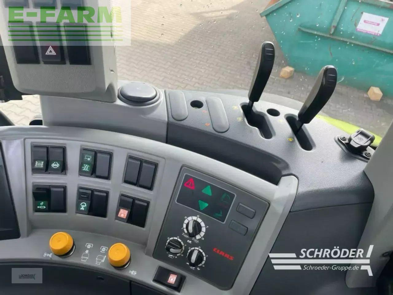 Tracteur agricole CLAAS arion 520 cebis