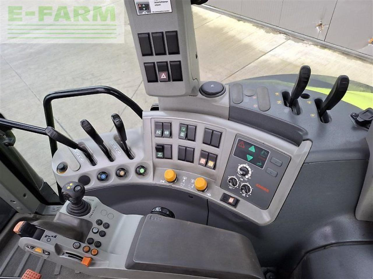 Tracteur agricole CLAAS arion 520 cis