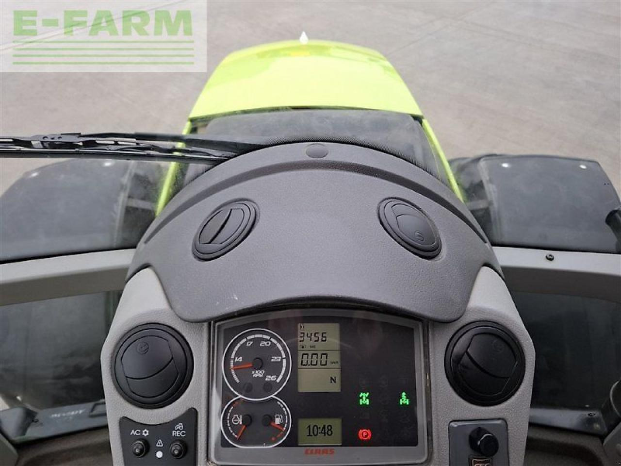 Tracteur agricole CLAAS arion 520 cis