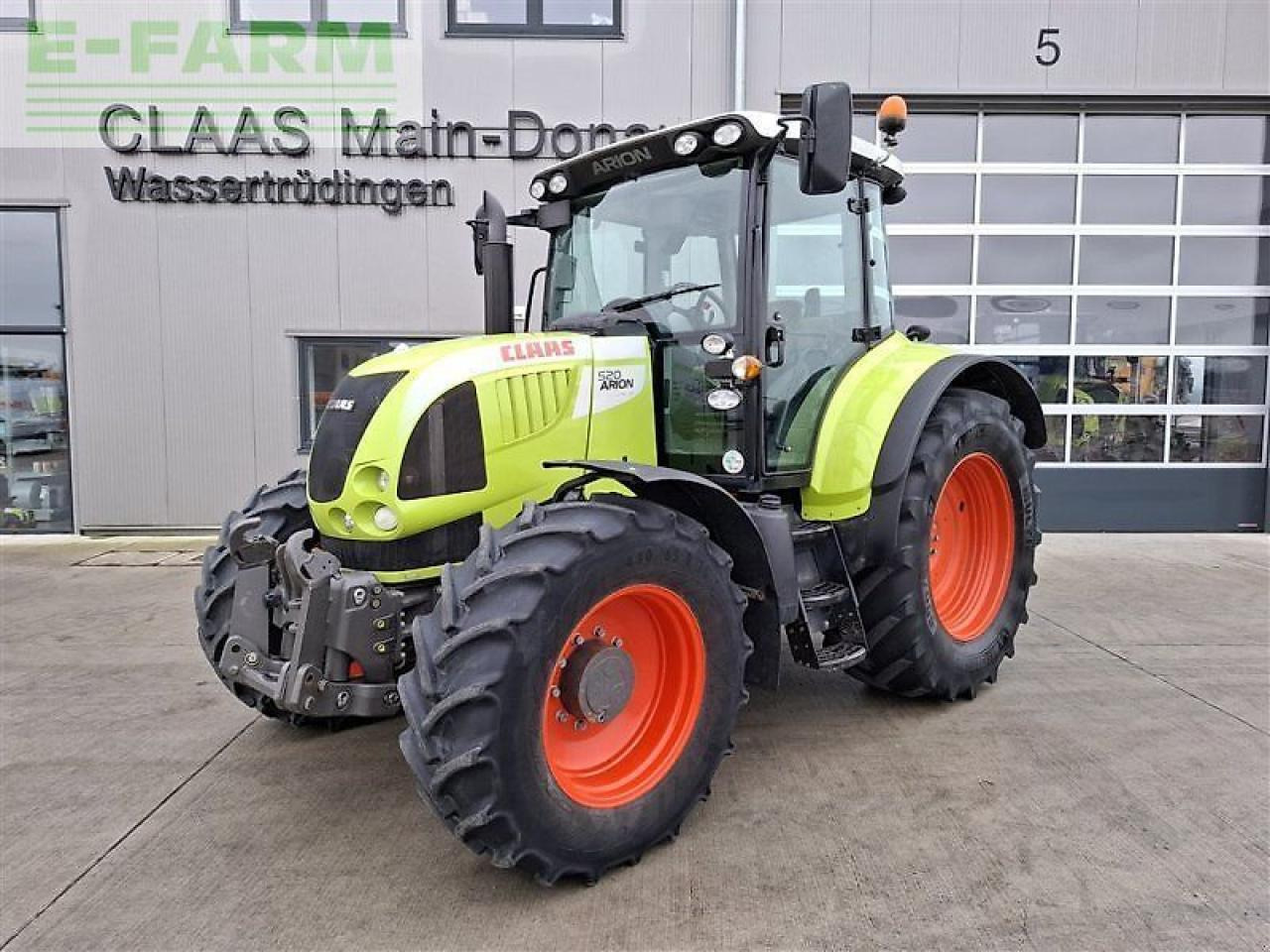 Tracteur agricole CLAAS arion 520 cis
