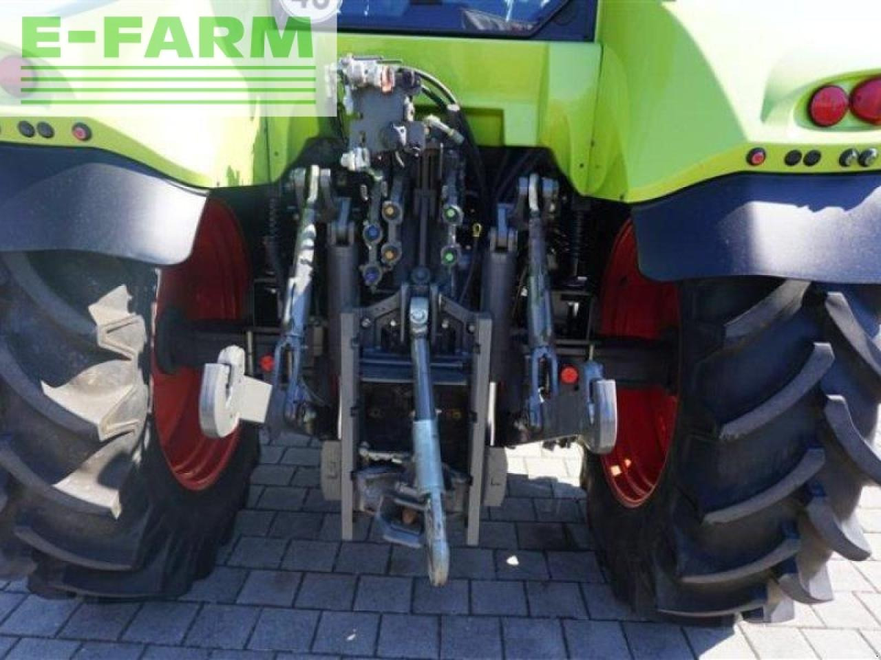 Tracteur agricole CLAAS arion 520 cis