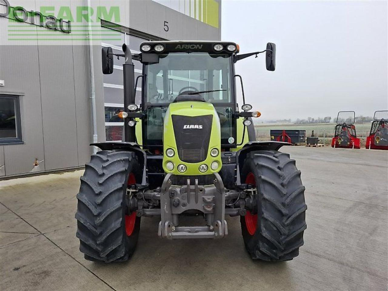 Tracteur agricole CLAAS arion 520 cis