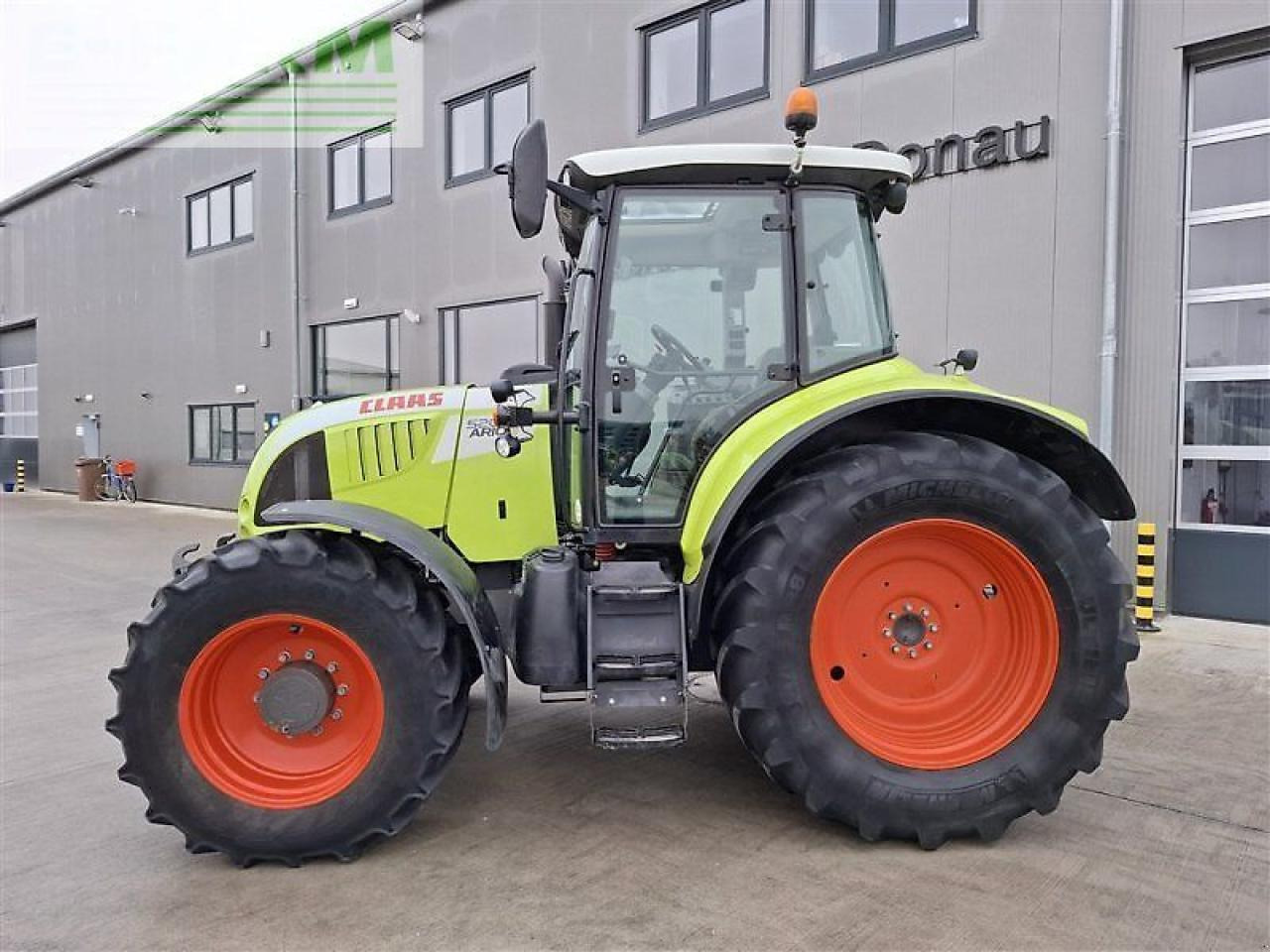 Tracteur agricole CLAAS arion 520 cis
