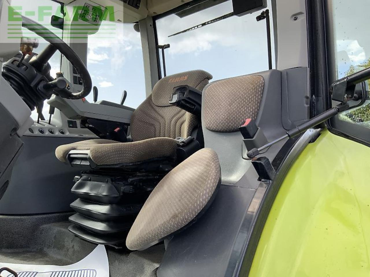 Tracteur agricole CLAAS arion 520 tractor (st23446)