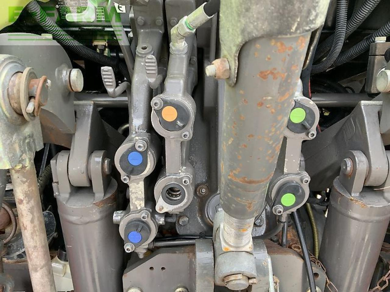 Tracteur agricole CLAAS arion 520 tractor (st23446)