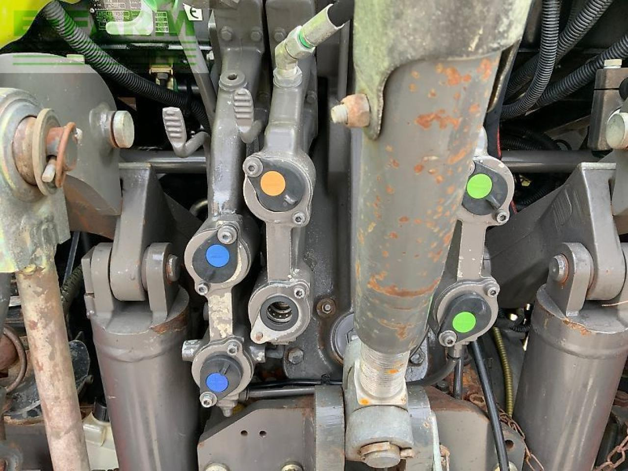 Tracteur agricole CLAAS arion 520 tractor (st23446)