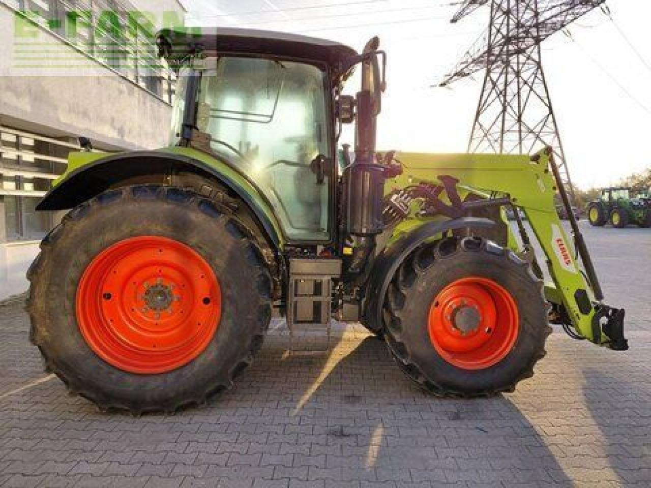 Tracteur agricole CLAAS arion 530