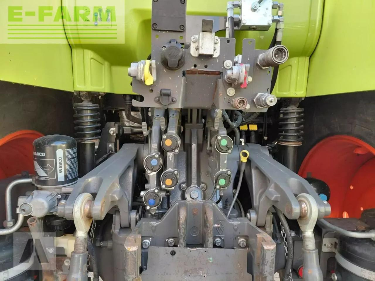 Tracteur agricole CLAAS arion 530