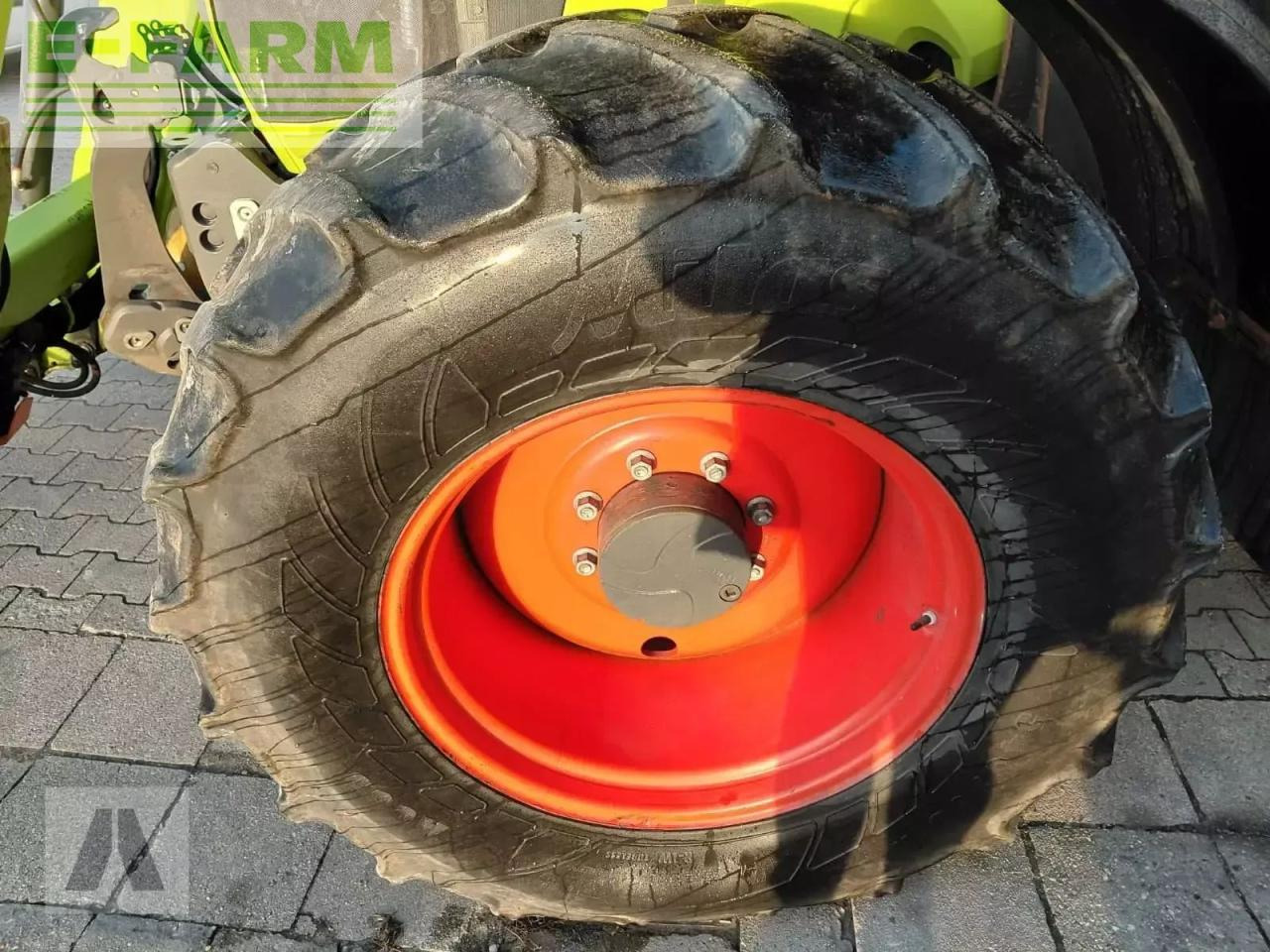 Tracteur agricole CLAAS arion 530