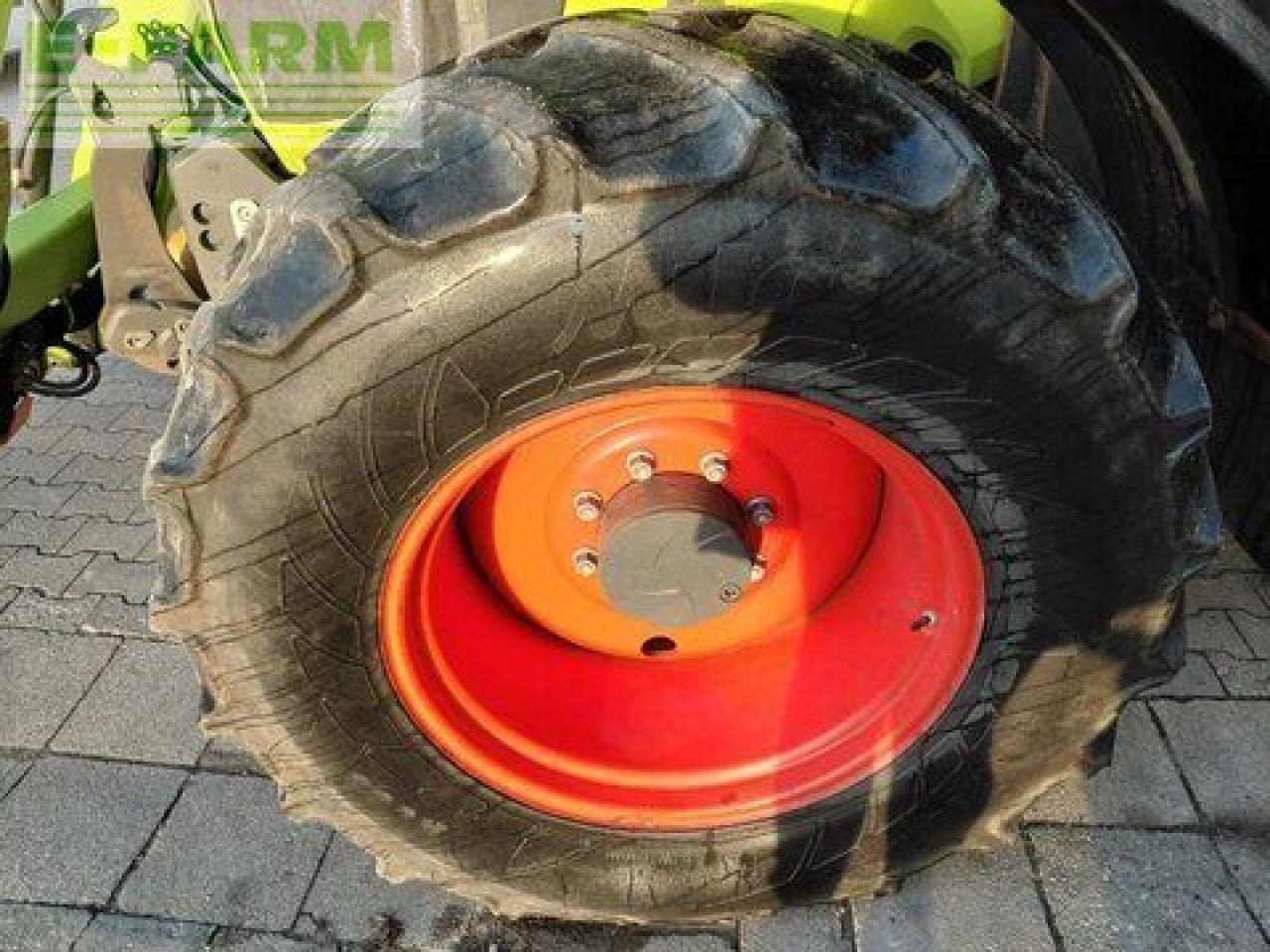 Tracteur agricole CLAAS arion 530