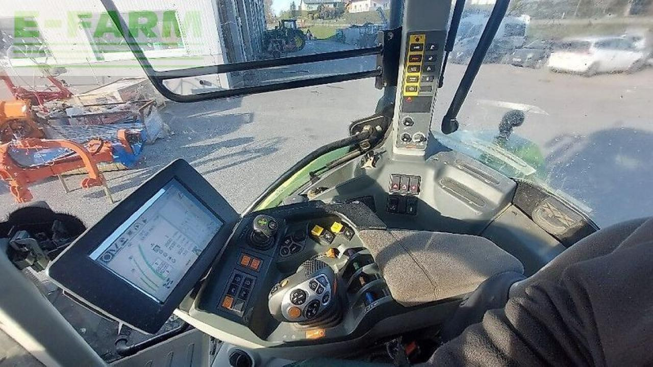 Tracteur agricole CLAAS arion 530