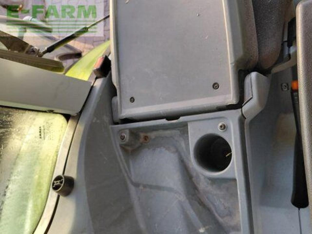 Tracteur agricole CLAAS arion 530