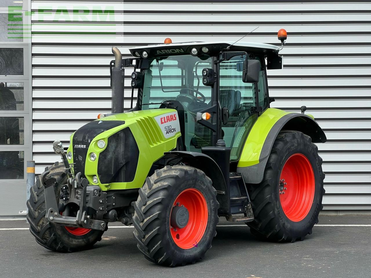 Tracteur agricole CLAAS arion 530 cis CIS