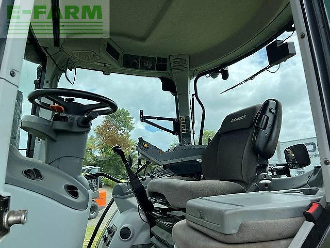 Tracteur agricole CLAAS arion 530 cis CIS