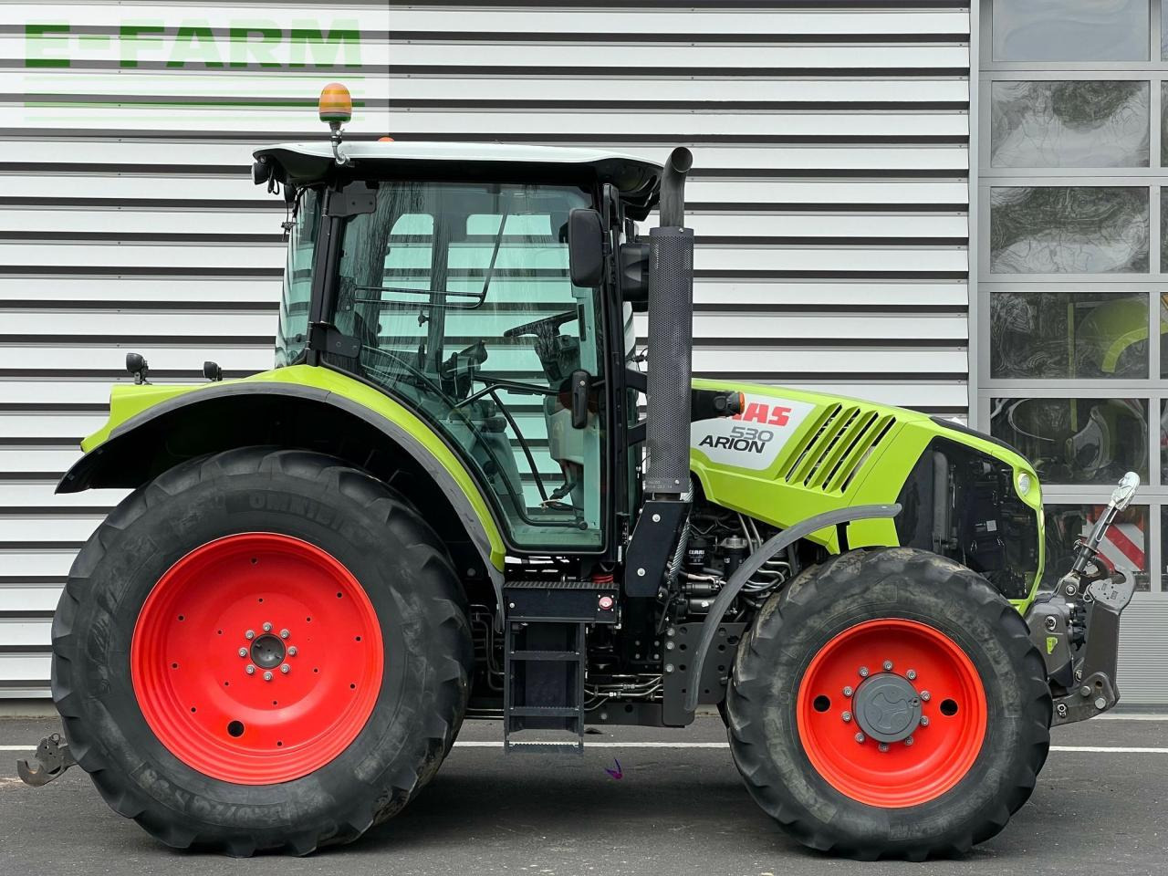 Tracteur agricole CLAAS arion 530 cis CIS