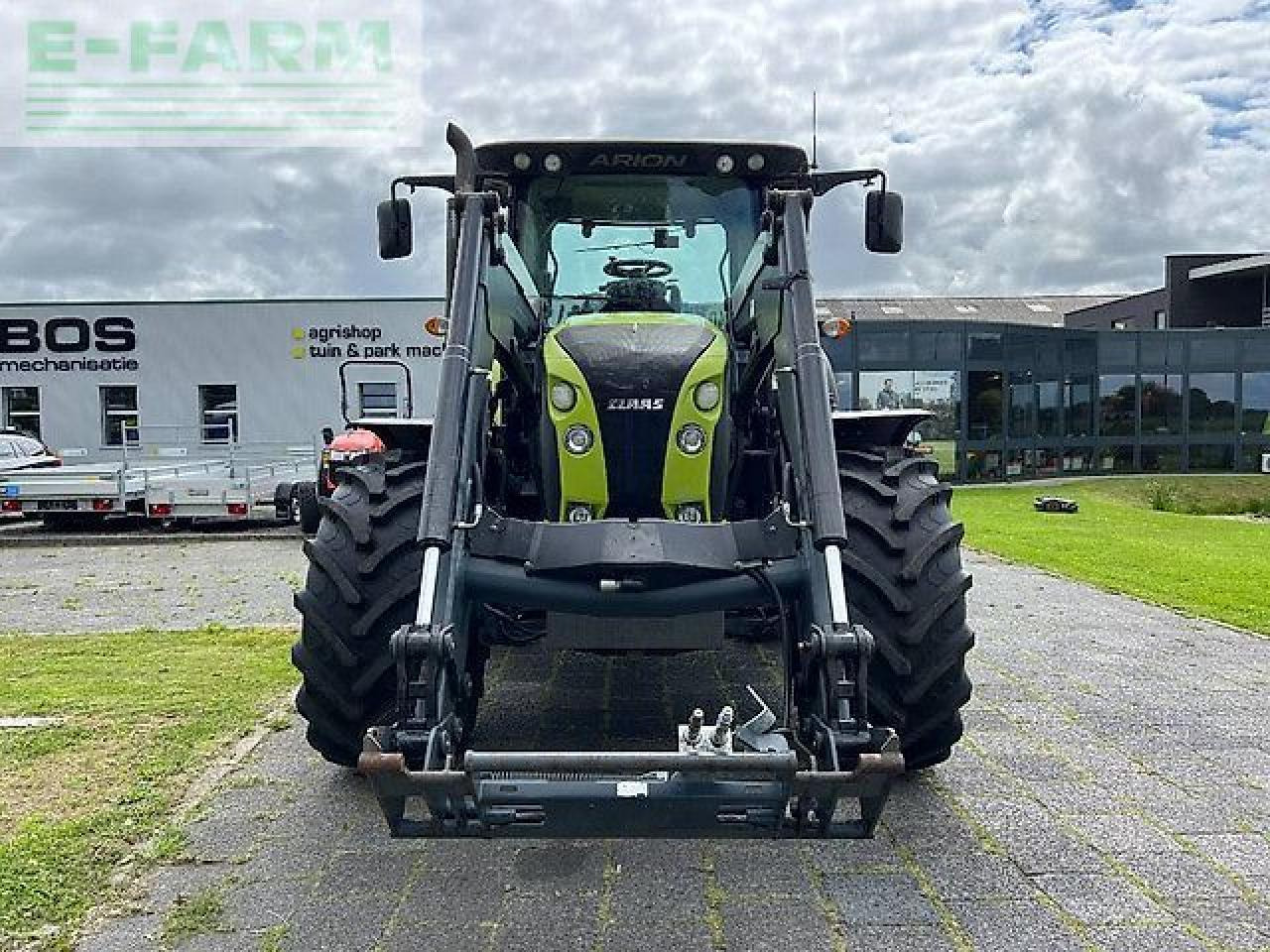 Tracteur agricole CLAAS arion 530 cis CIS