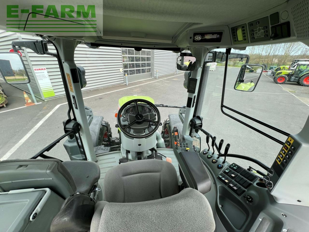 Tracteur agricole CLAAS arion 530 cis CIS
