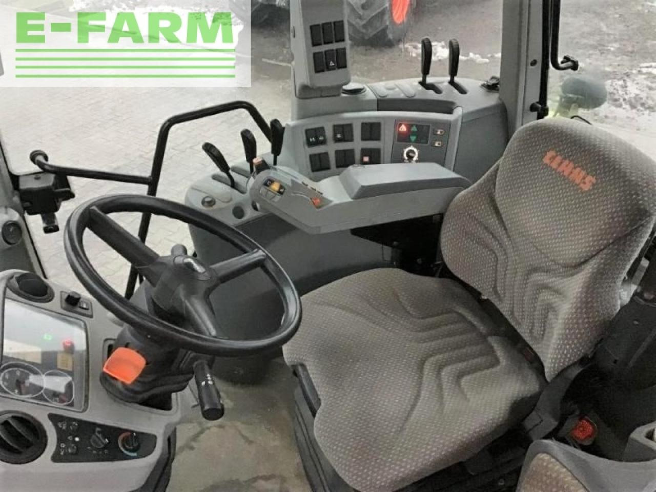 Tracteur agricole CLAAS arion 530 cis CIS