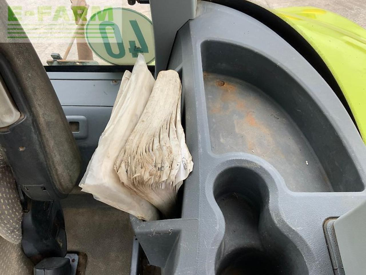 Tracteur agricole CLAAS arion 530 tractor (st24310)