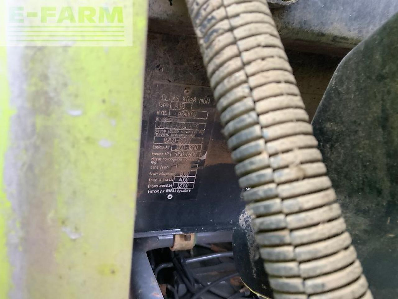 Tracteur agricole CLAAS arion 530 tractor (st24310)