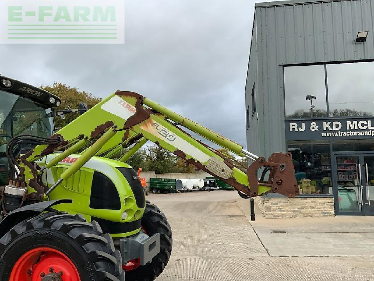 Tracteur agricole CLAAS arion 530 tractor (st24310)