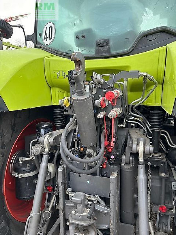 Tracteur agricole CLAAS arion 550